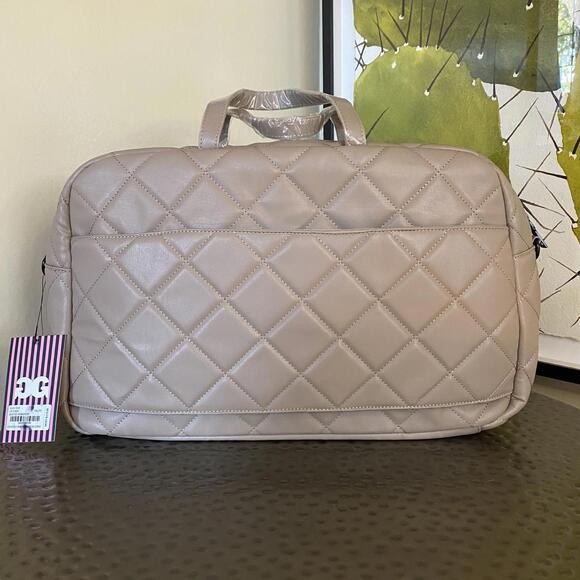 NWT Gilda Paris Quilted Taupe VEGAN Leather Tote - Picture 2 of 8